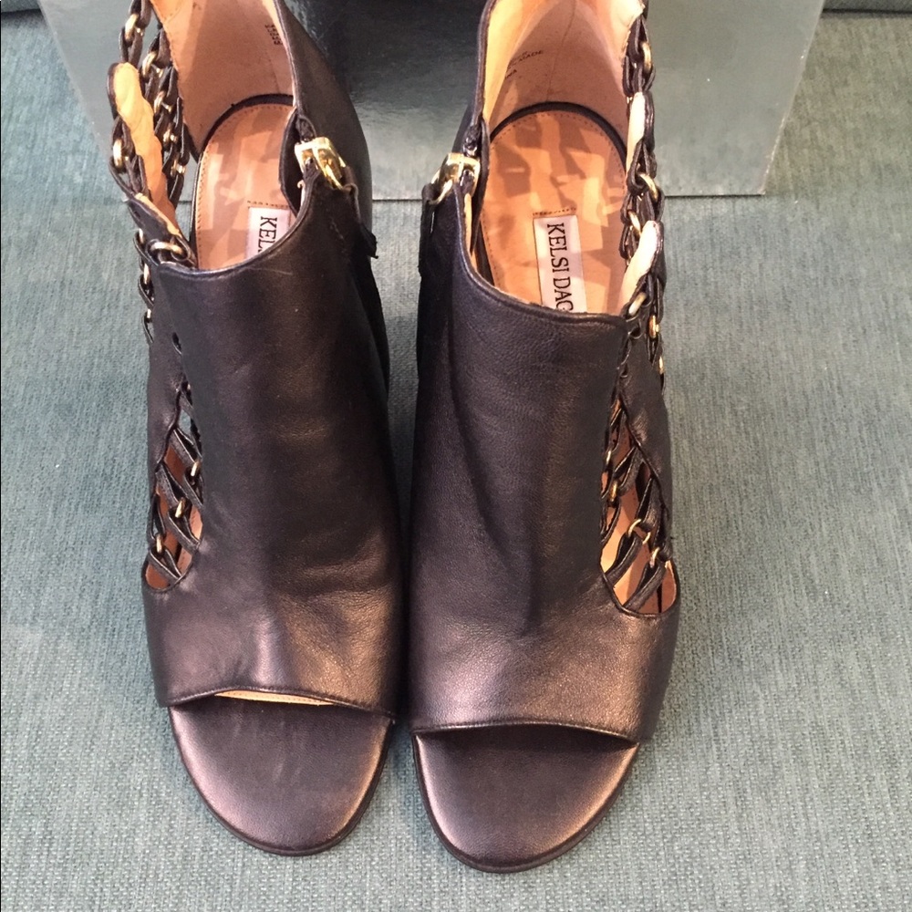 Kelsi Dagger black wedges